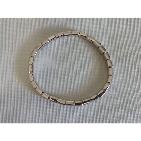 Silver Toned Metal Elasticized Rhinestone Encrusted Links Signed NM Bracelet - Picture 8 of 8